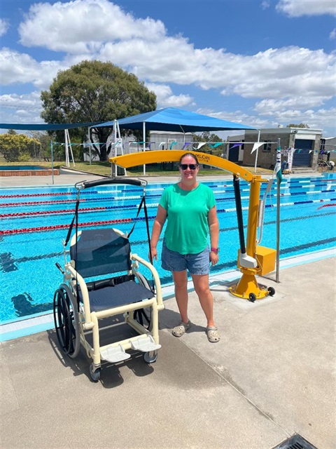 Shannon Teese with the new hoist in Texas