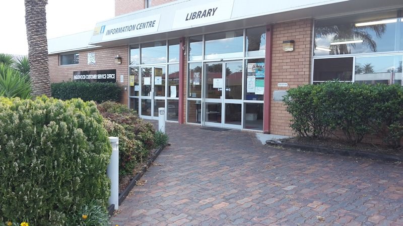 Inglewood library entrance